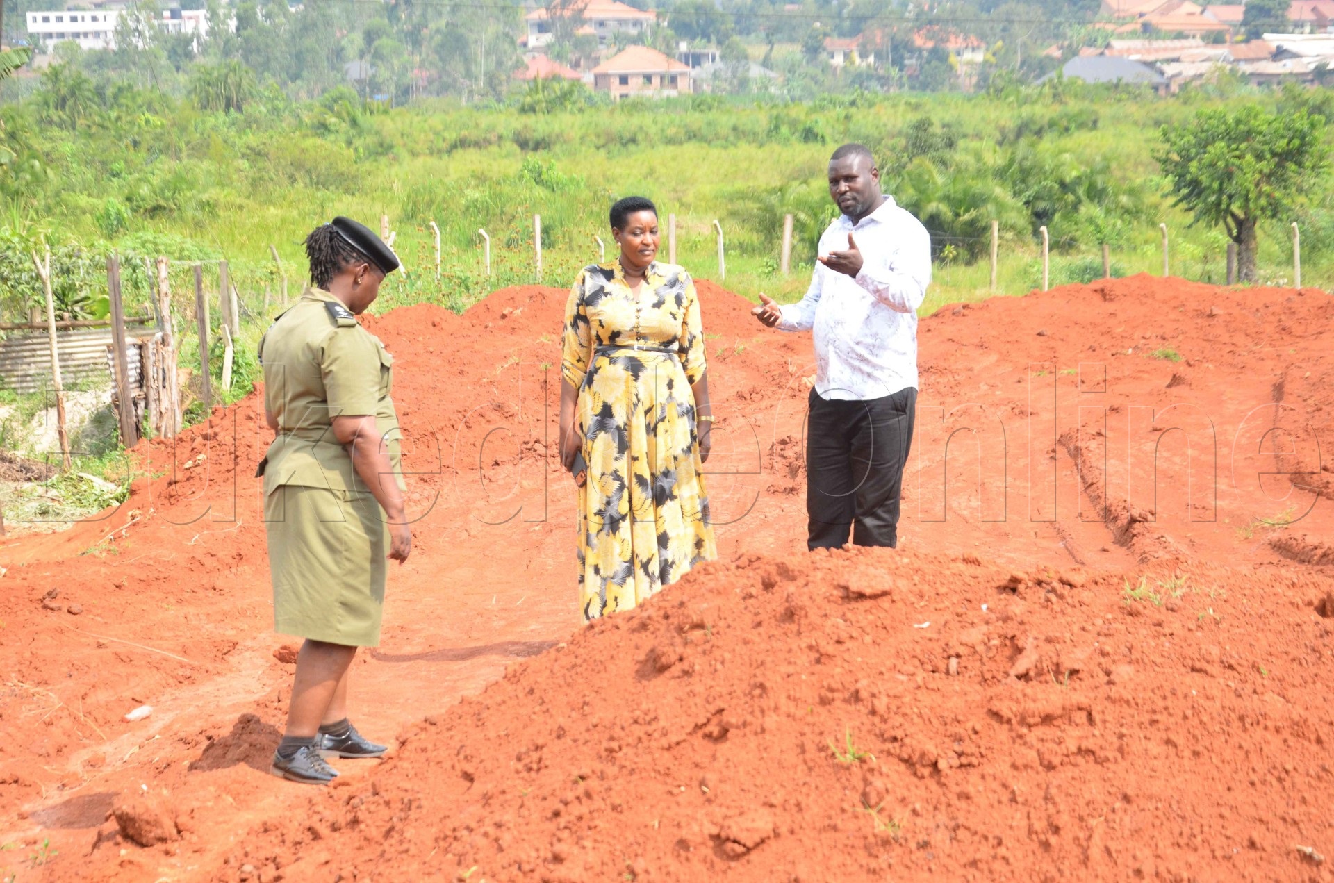 RDC we Wakiso ng'atabukidde abakozesa obubi entobazi