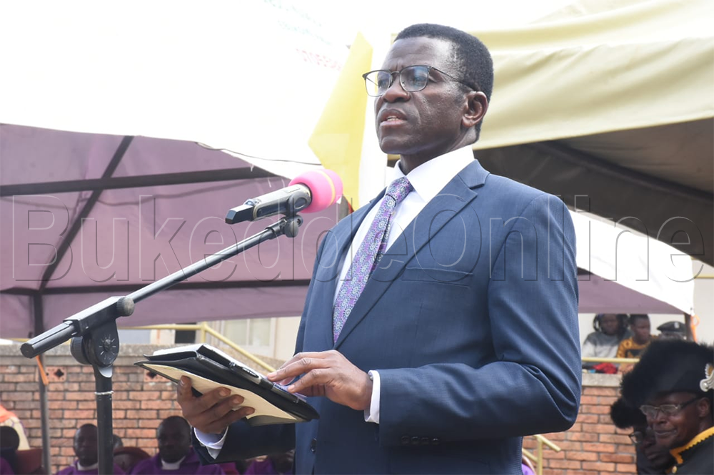 Katikkiro ng'awa obubaka bwa Kabaka