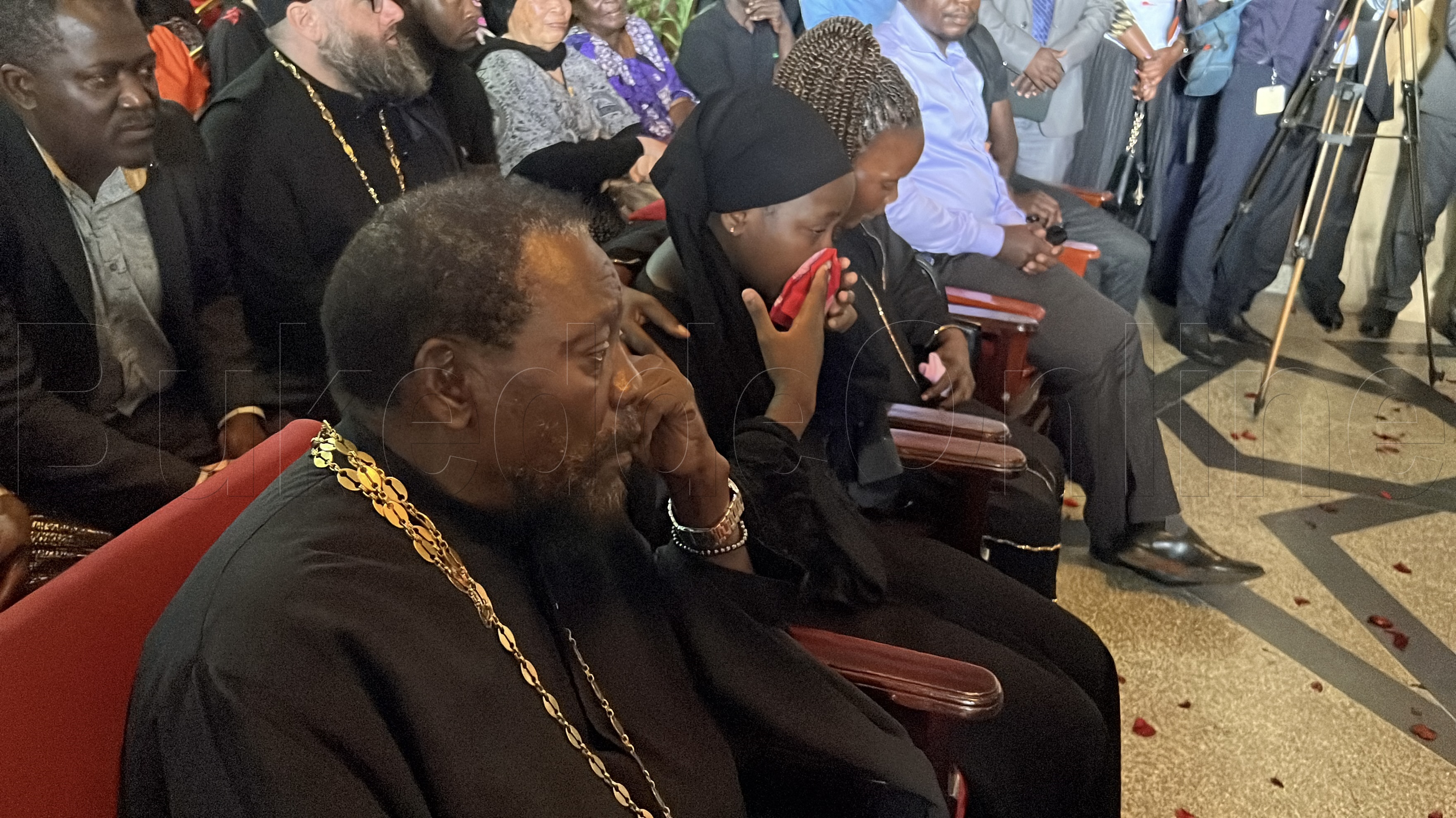 Taata wa Helen ng'akungubagira muwala we ku palamenti