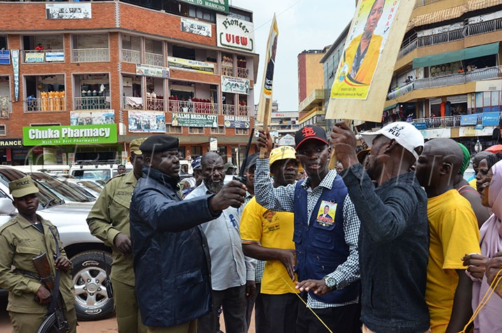 Abaserikale Nga Baliko Byebbagamba Abaabadde Bagenze Okulonda Mu Kamyufu Ka Nrm Ku Utc Village