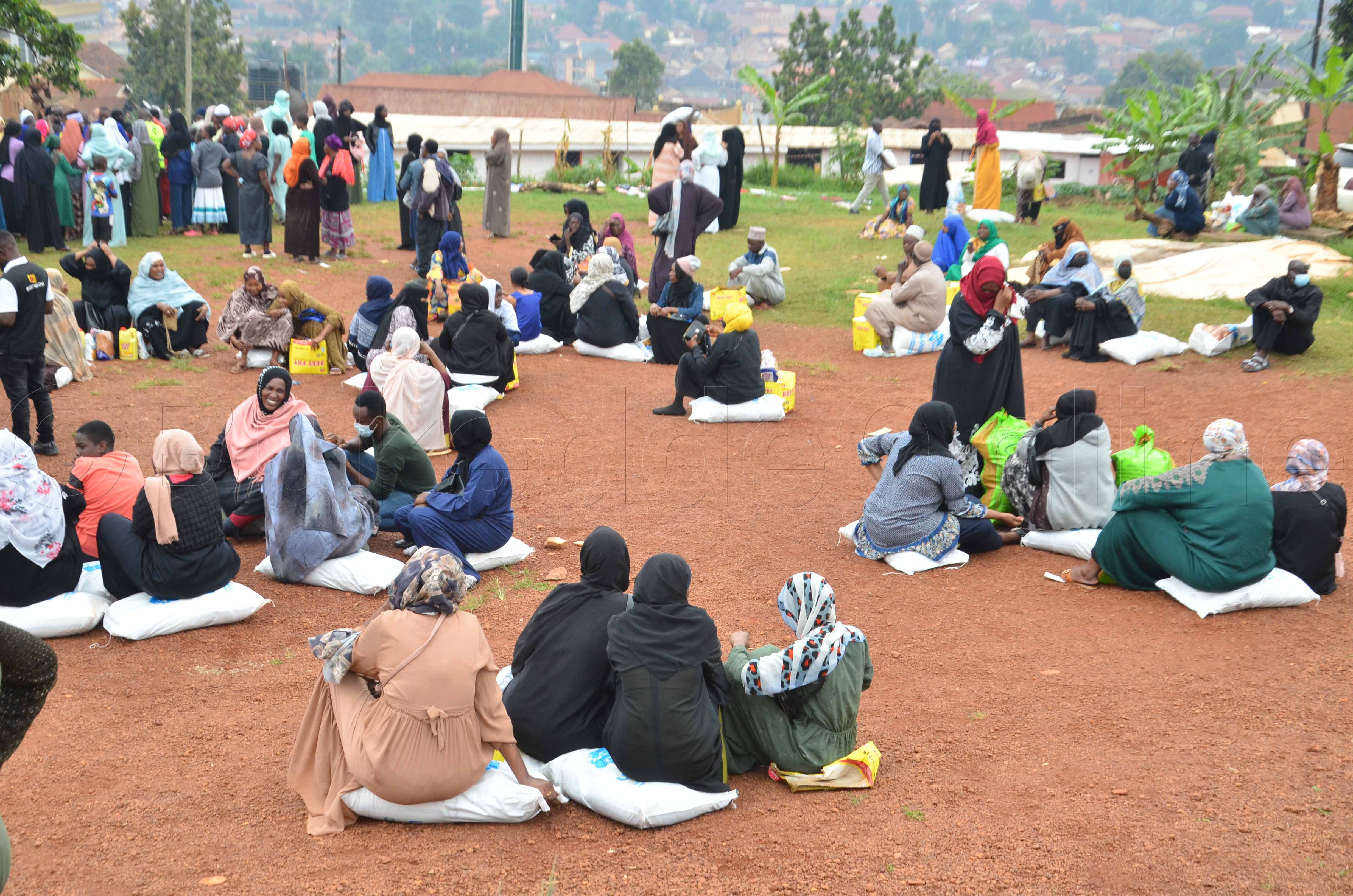 Abamu ku bantu be baawadde ebitereke 