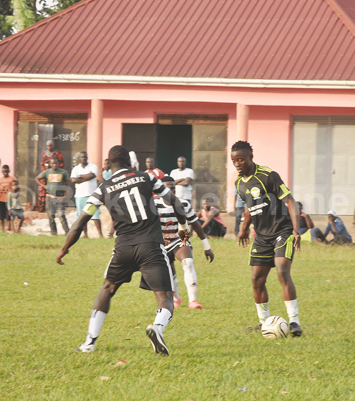 Omuteebi wa Kalagi FC ng'atagaza abazibizi ba ttiimu y'essza lye Kyaggwe.E