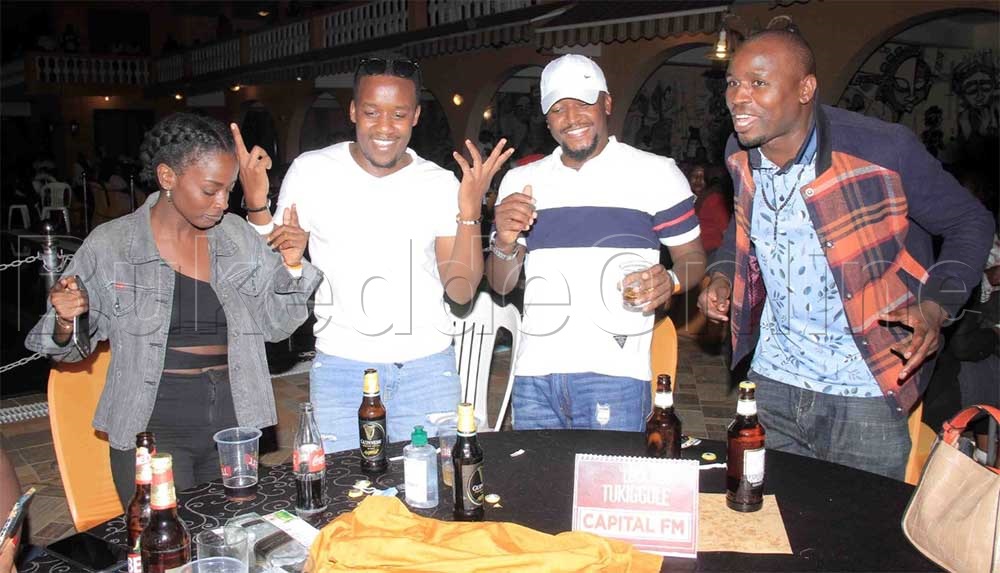 Abadigize nga banyumirwa endongo y'Afrigo Band ku Hotel Africana