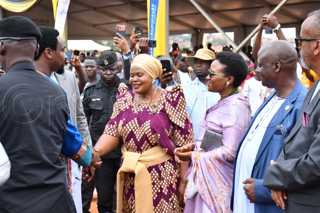 Kyabazinga greets Rukia Nakadama who is also the Mayuge District Woman MP in Uganda's 12th Parliament. (Credit: Donald Kiirya)