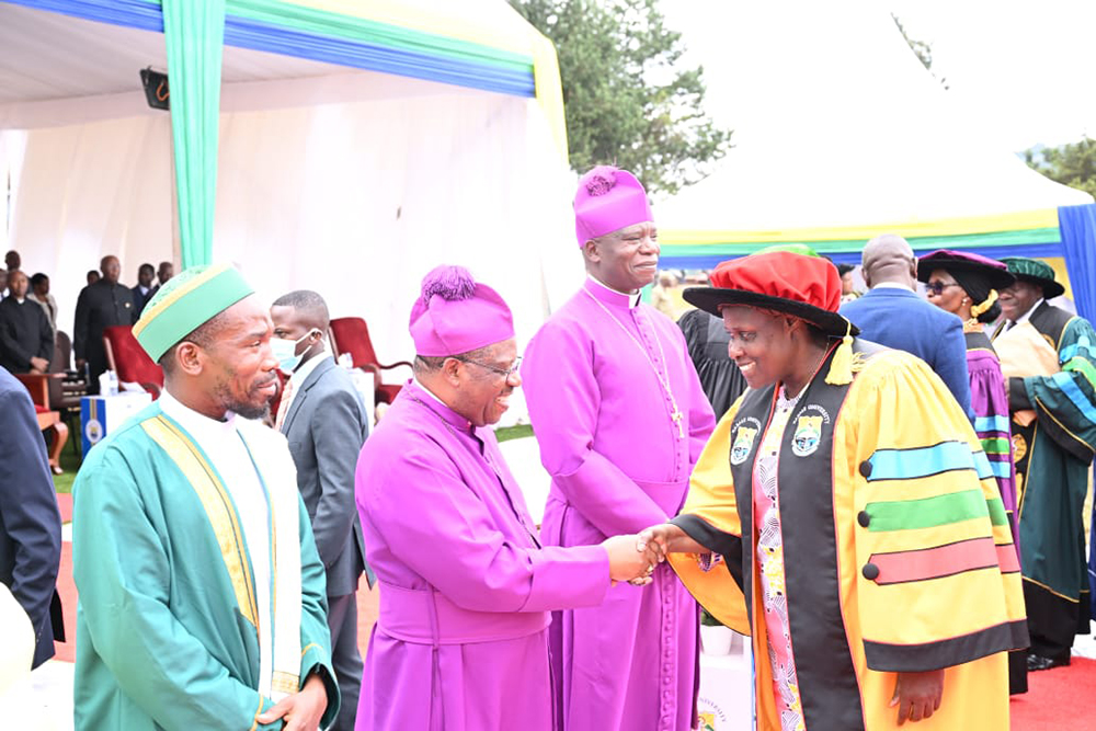 Vice President Jessica Alupo interacting with religious leaders attending the enthronement of Canon Mathew Rukikaira as Chancellor of Kabale University. (VPPU)