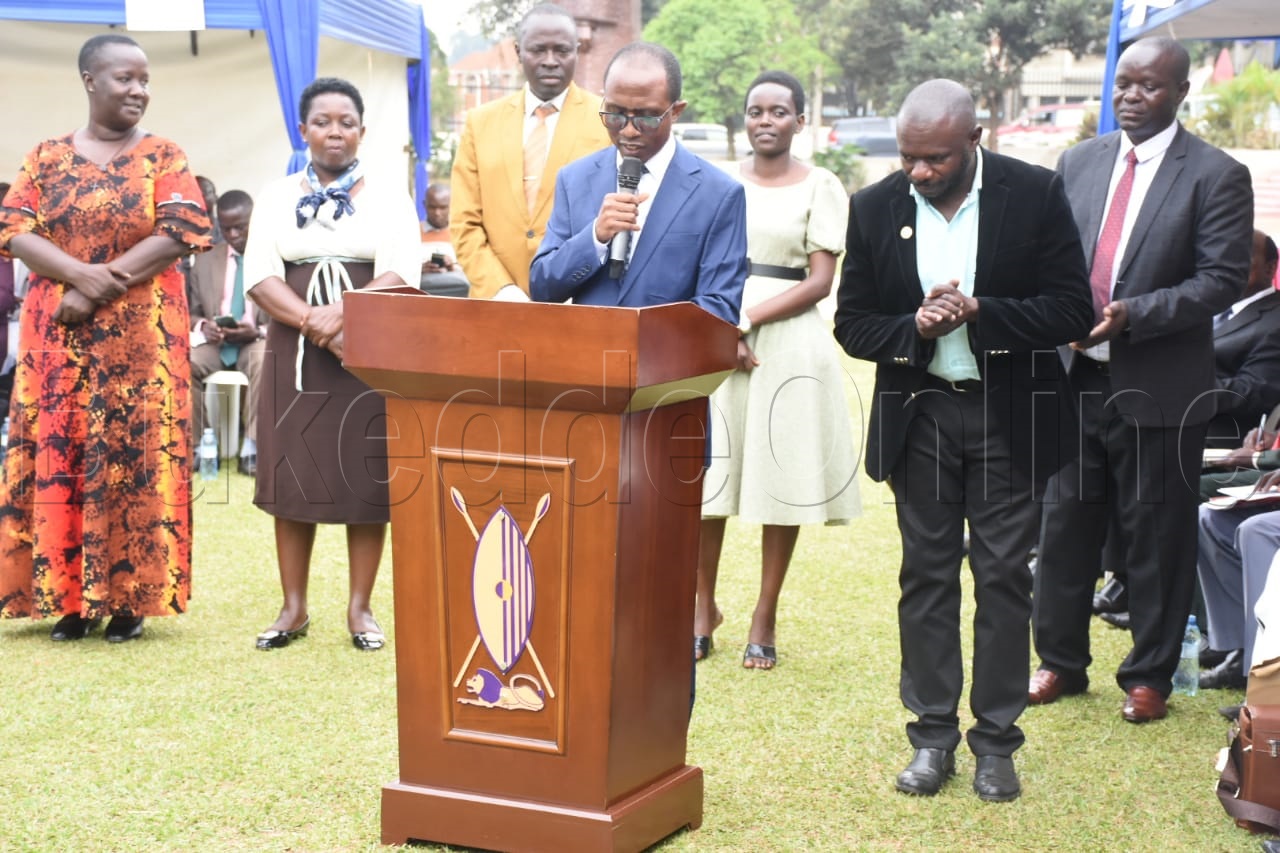 Ow'okitibwa Kawuki ng'ayogera