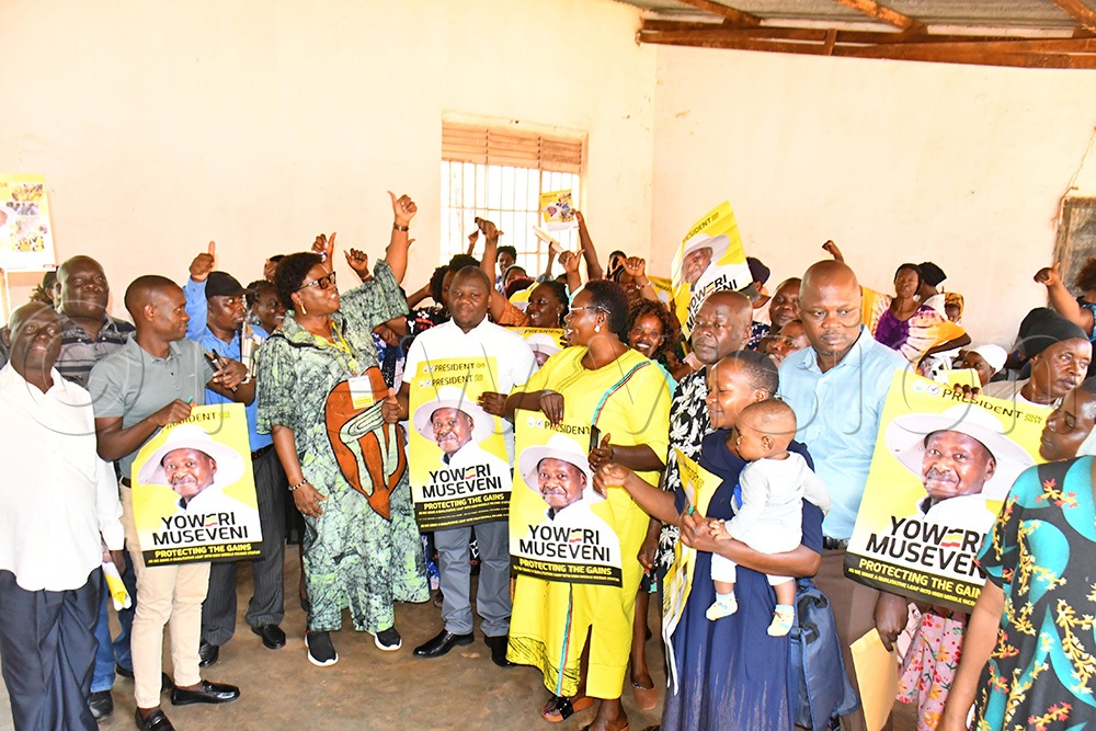 NRM Secretariat&rsquo;s Busoga sub-region Coordinator Dorothy Kisaka (3rd L) in a group photograph with NRM leaders after a meeting at the former Mpumudde Division headquarters in Jinja City. (Photo by Donald Kiirya)