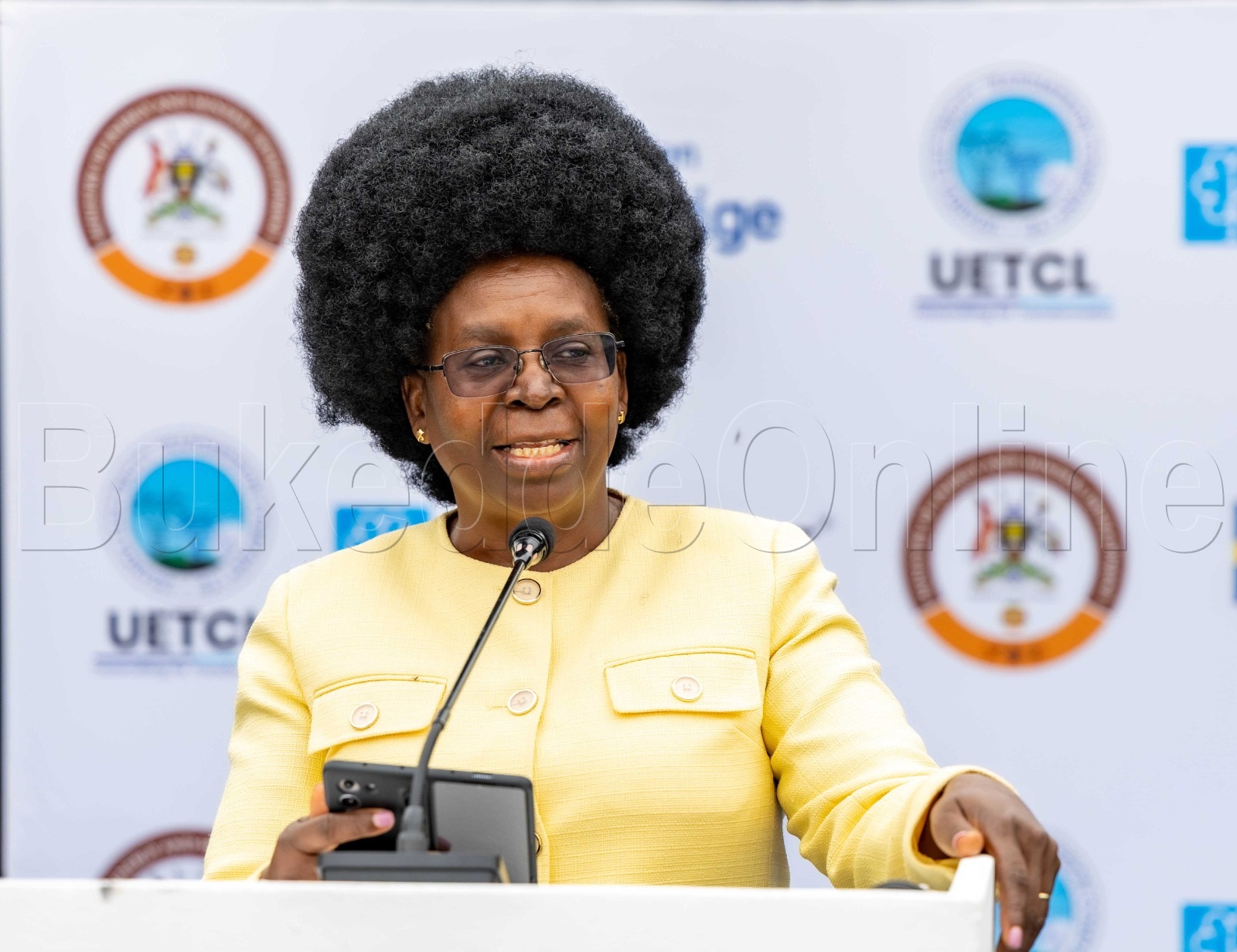 Minisita w'amasannyalaze n'obugagga obw'ensibo Monica Musenero bwe yabadde attongozza okuzimba layini y'amasannyalaze egenda okuva e Karuma okudda e Tororo.