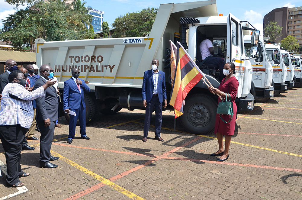 5 cities, 4 municipalities get garbage trucks New Vision Official