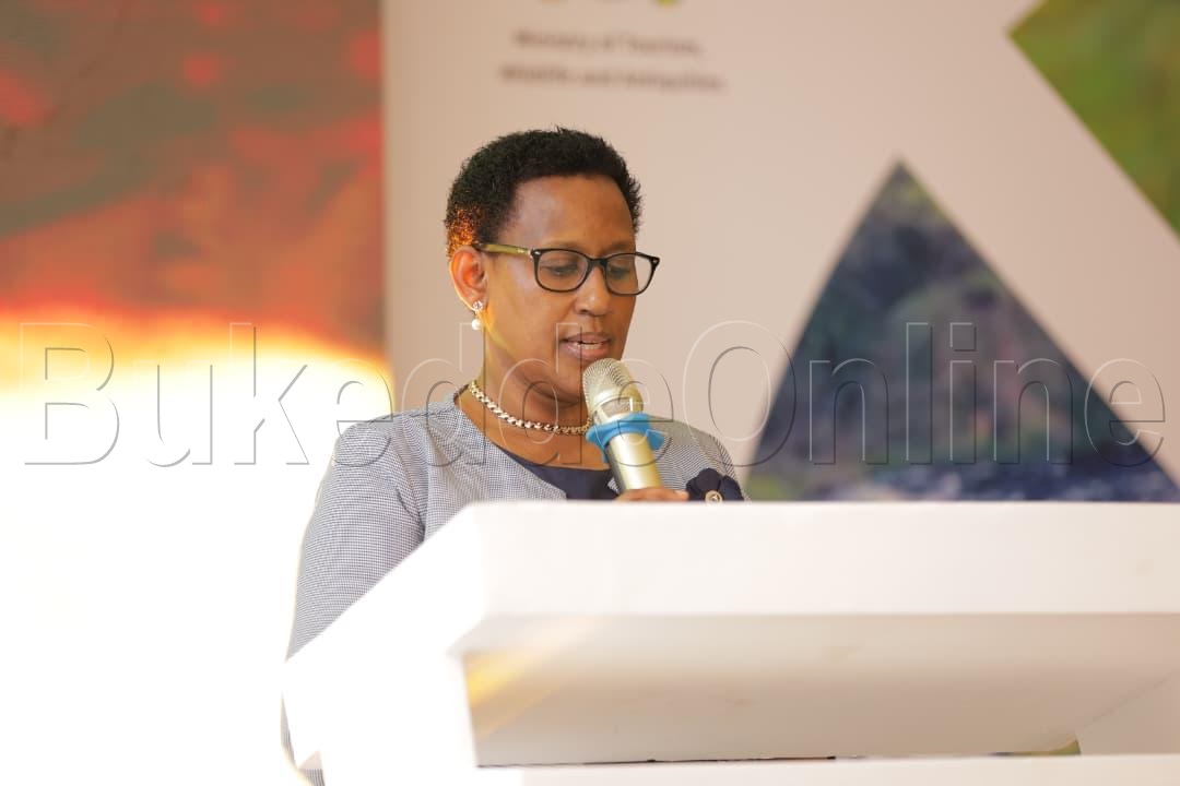 Doreen Katusiime omuwandiisi we Kitongole kye by'obulambuzi ng'anyonyola 