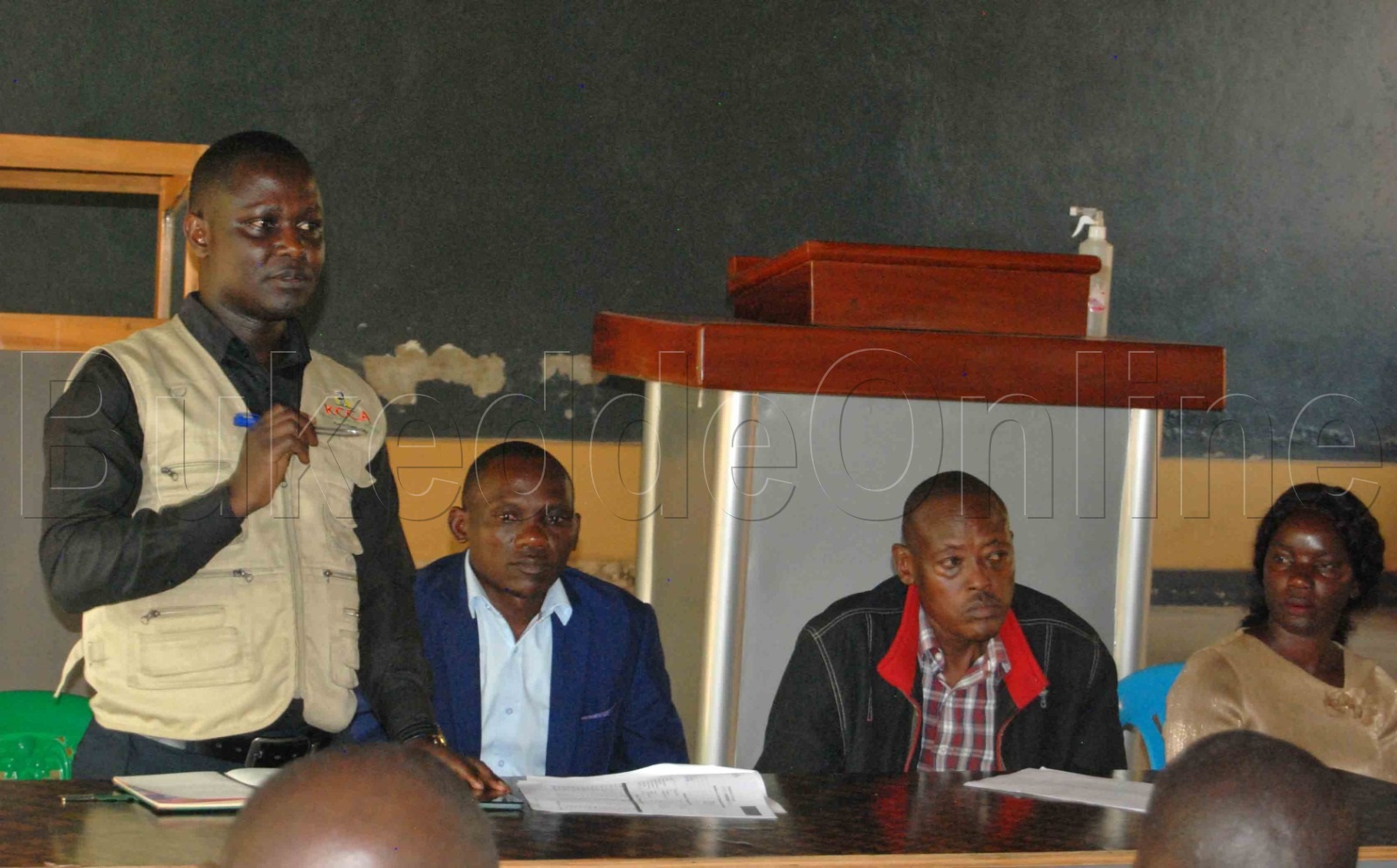 Avunanyizibwa ku misolo mu Nakawa, Henry Bukenya nga ayogera mu lukiiko