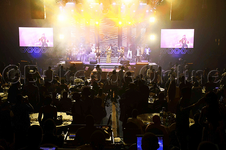 Wano bwe yabadde ku siteegi nga bwe yalabise.