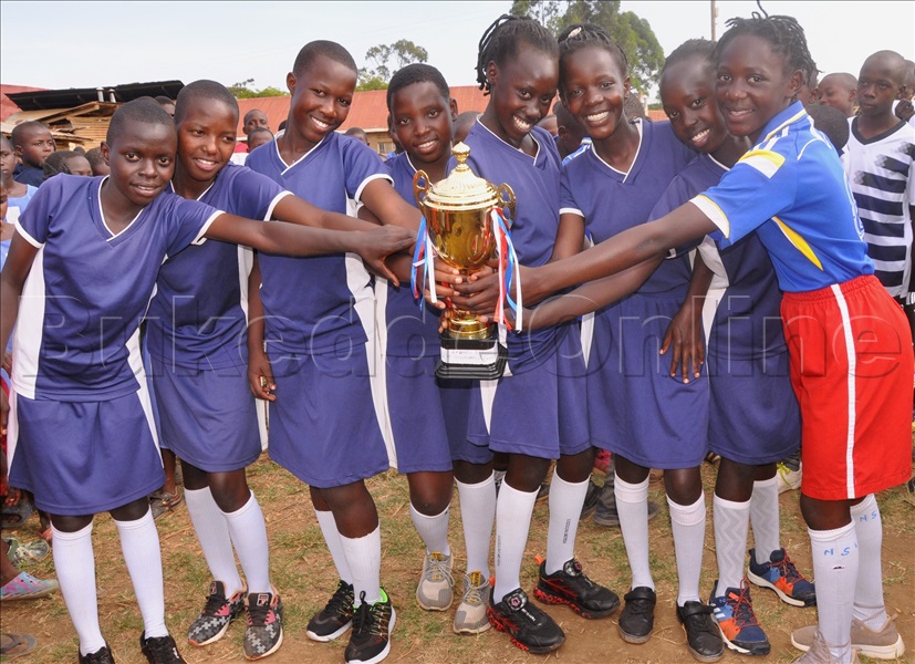 Tiimu Y'abawala Ba Mother Janet E Kalungu N'ekimu Ku Bikopo Byebawangudde Mu Deo.cup Ne Besogga Eza National Ezigenda Okubeera E Masaka