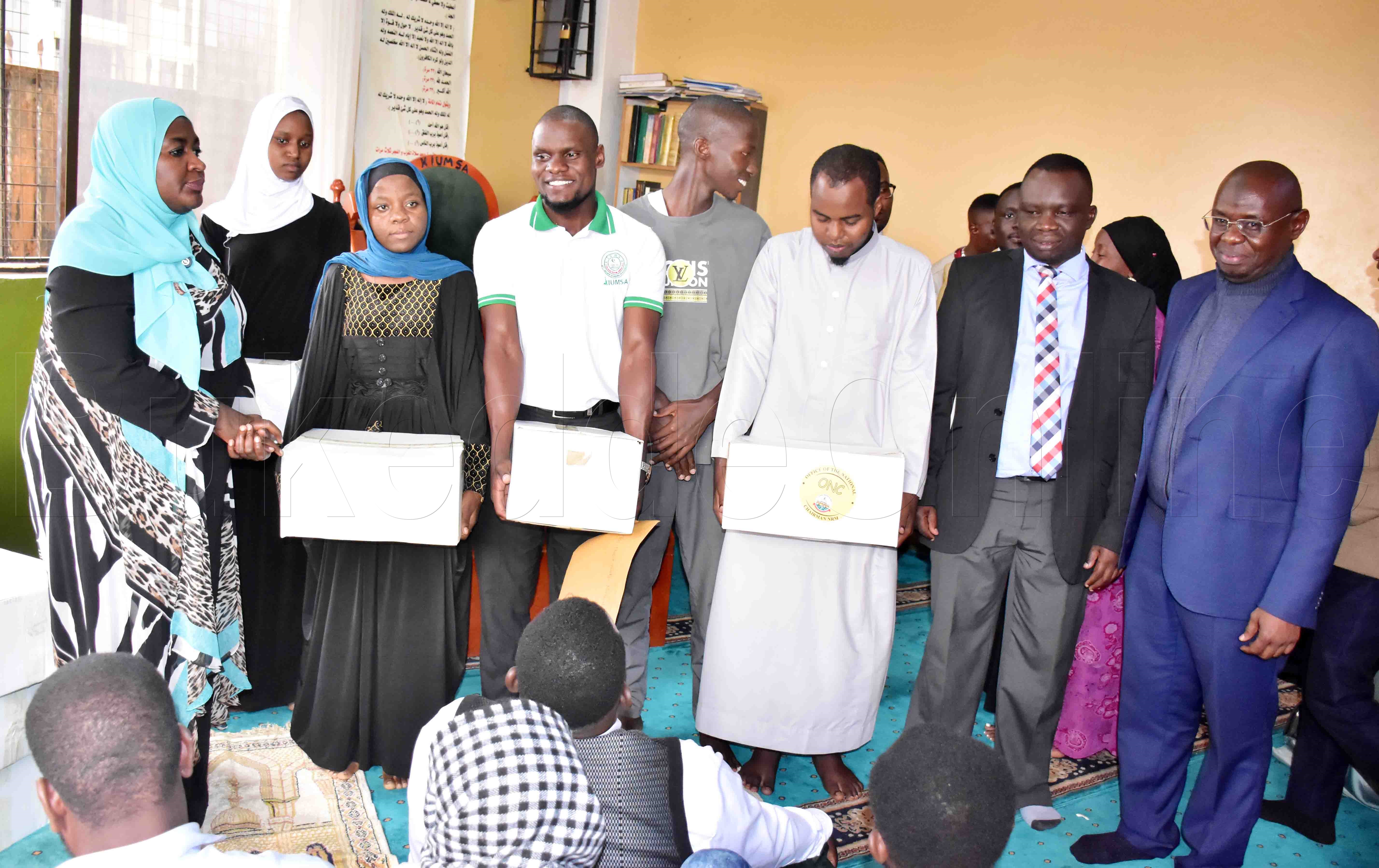 Abayizi Abasiraamu nga babakwasa eby'okusiibulukuka