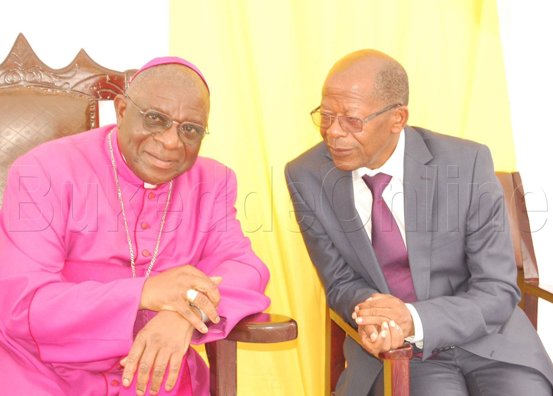 Ssaabasumba Ssemogerere ng'awayaamu ne Min. JC Muyingo