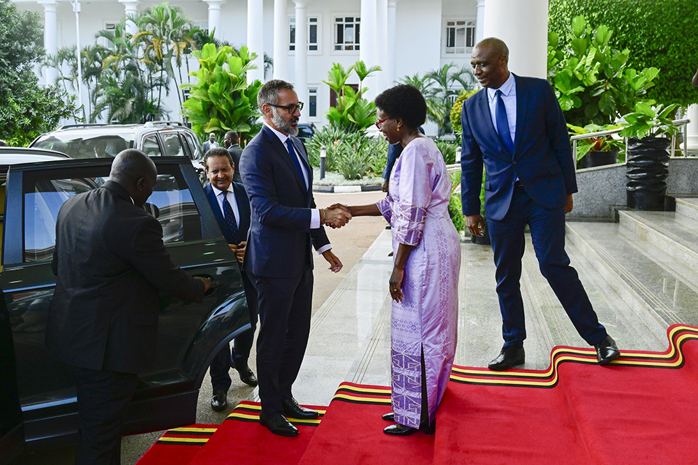 Prince Rahim Aga Khan V welcomed by Health Minister, Dr Jane Ruth Aceng. (PPU)