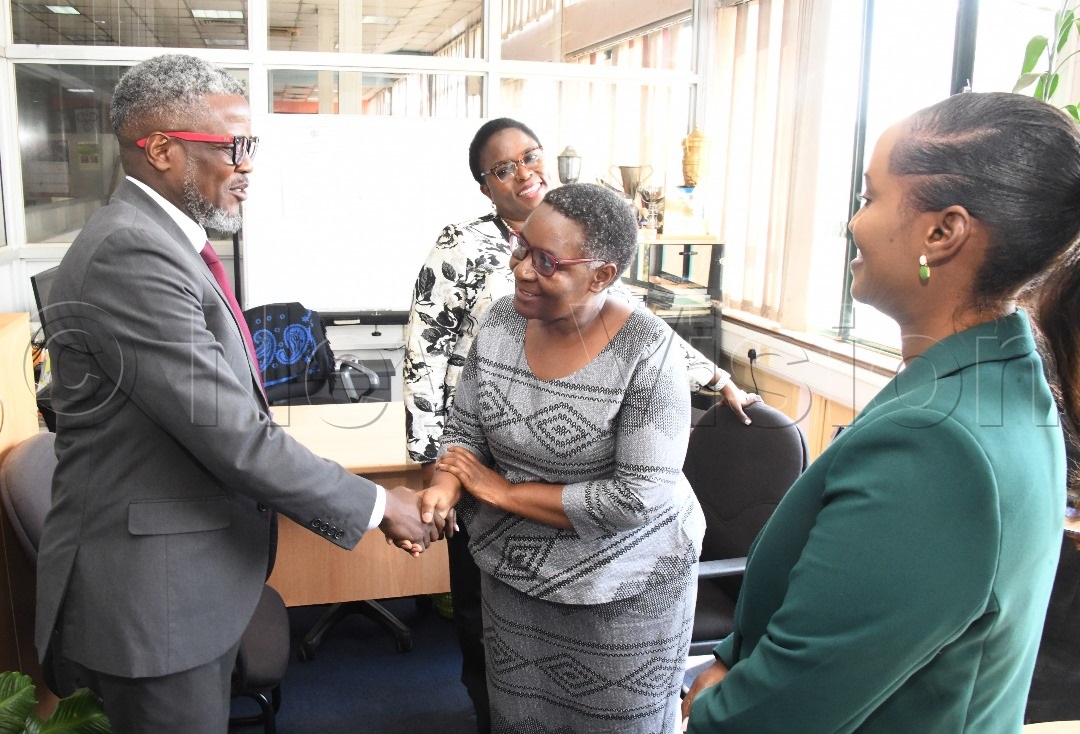 Vision Group Editor in Chief, Barbara Kaija, having a chat with the visiting UNOC team. (Credit: Mpalanyi Ssentongo)