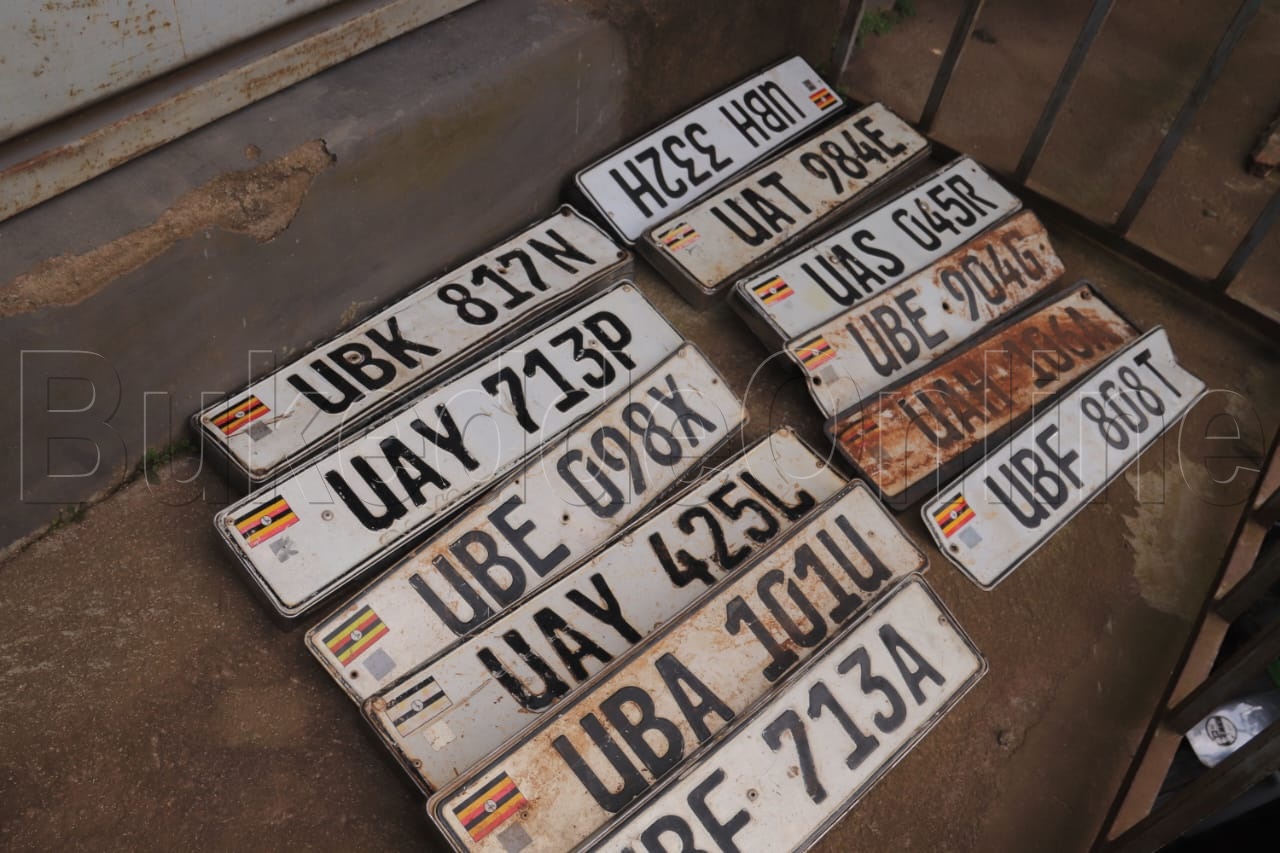 Namba Puleeti ezikwatiddwa