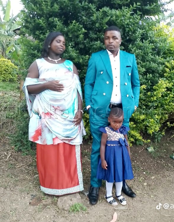 Omugenzi gwe basse ng'ali ne ffamire ye