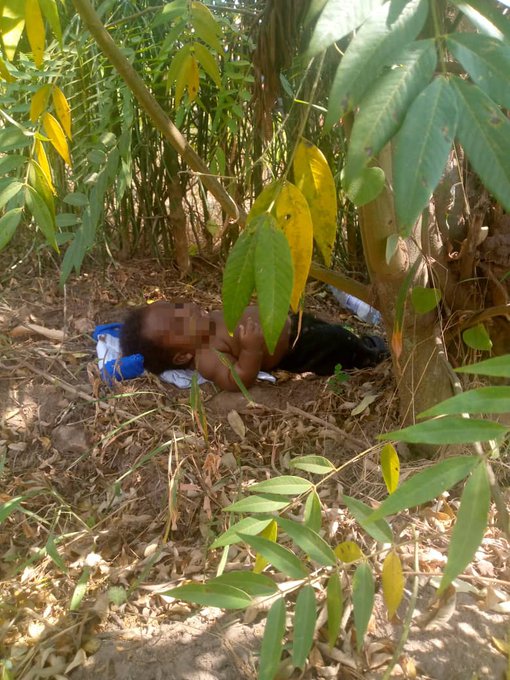 Omwana ou Pooriisi eshangire anagirwe omu kishaka. Ekishushani n'ekya Uganda Police.