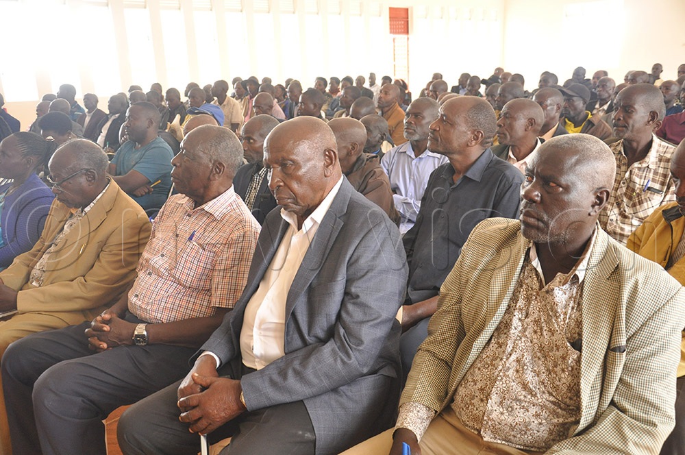  Tea farmers together with shareholders in Igara tea factory during a stakeholders meeting. (Credit: Bruno Mugizi)