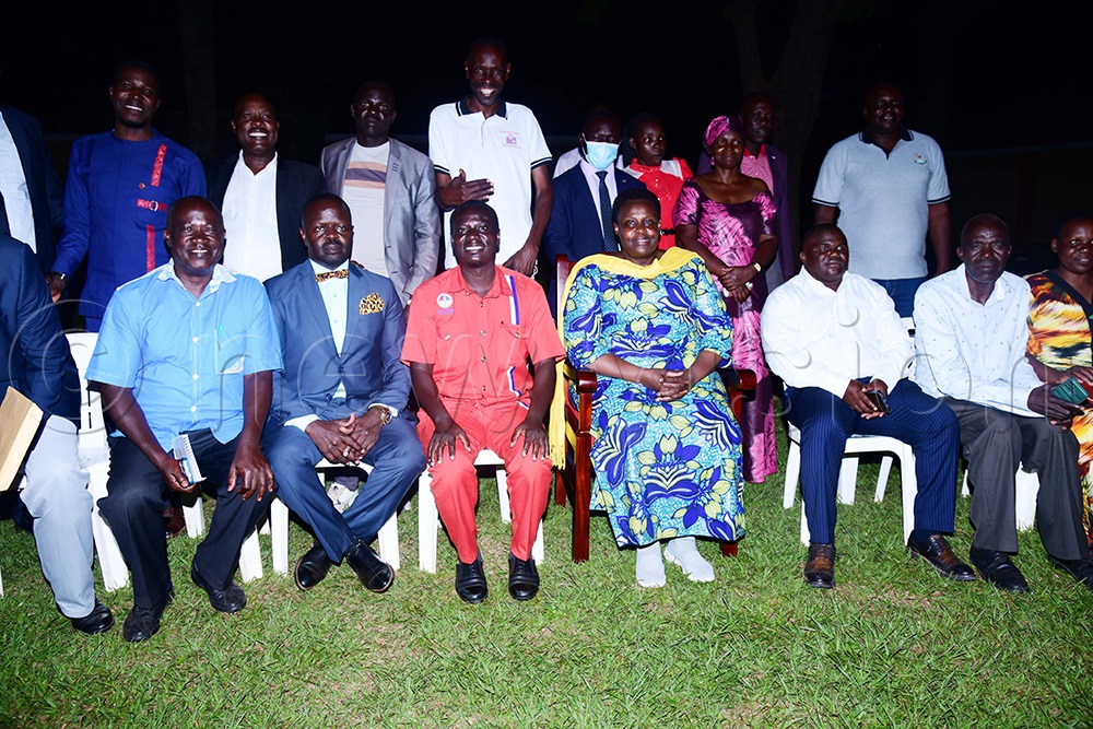 Opposition leaders in Teso sub-region pose for a picture with Vice President Jessica Alupo and her committee members. (Photo by Godfrey Ojore)