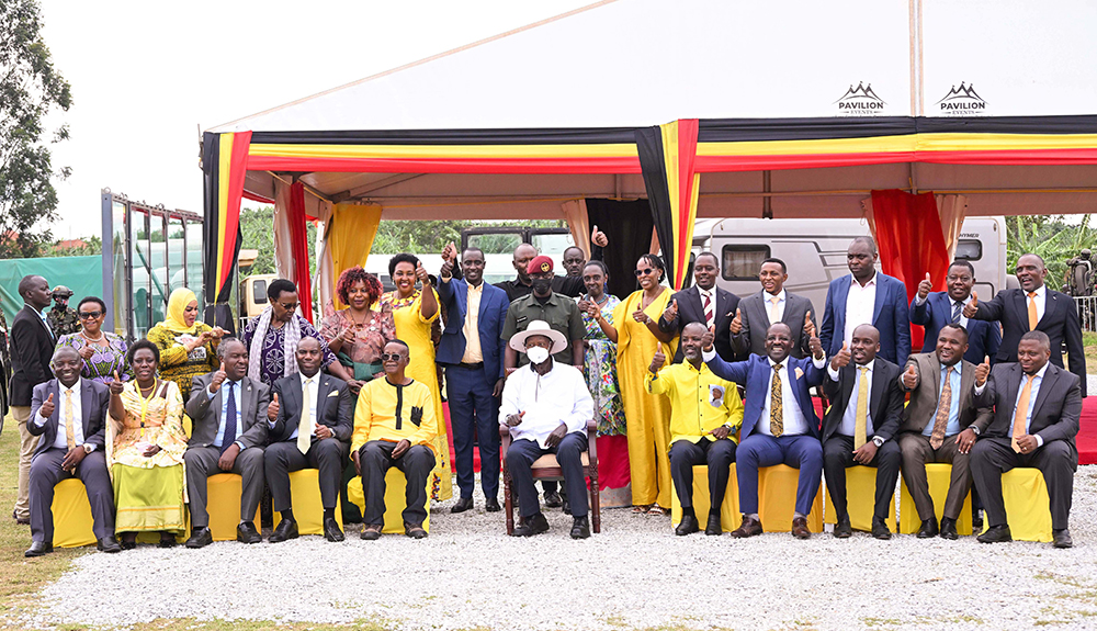 President Museveni (C) poses for a photo with MPs from Western Uganda who attended Prof. Ephraim Kamuntu&rsquo;s thanksgiving ceremony in Sheema on Saturday. (PPU Photo)