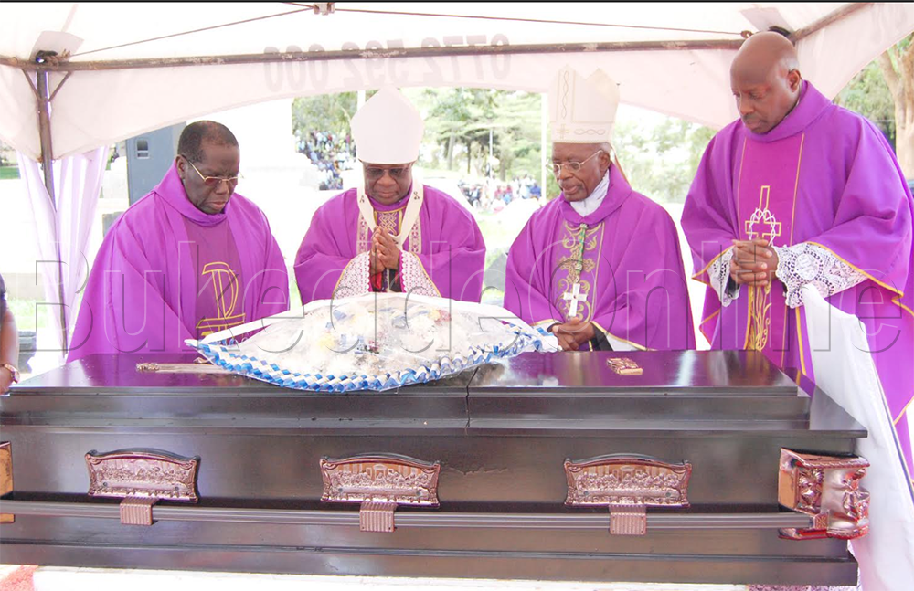ArchBishop ng'asabira Faaza Emmanuel Mukasa Kawemba