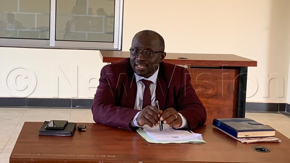 Kikuube CAO, Canon Edward, said the district boarder entry points have been closed. (Peter by Abaanabasazi)