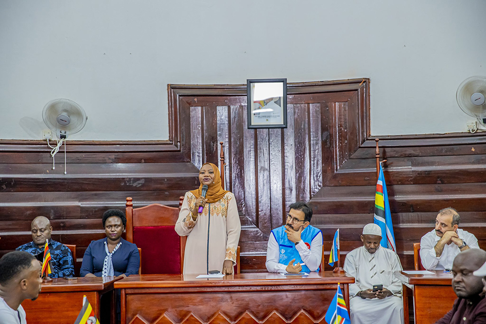 KCCA Executive Director Hajati Sharifah Buzeki speaking during the handing over of the donated food packages. (Courtesy photo)