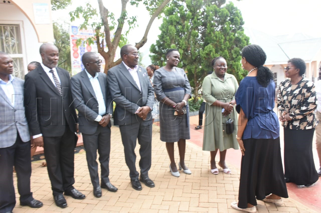 Abakulu ku Hormisdallen schools nga baaniriza Nnaabagereka