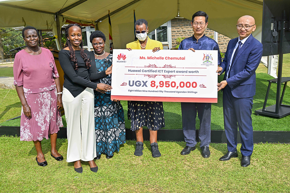 The First Lady and Minister of Education and Sports, Mrs. Janet Museveni officially awards the Huawei ICT Global competition students 2024-2025.