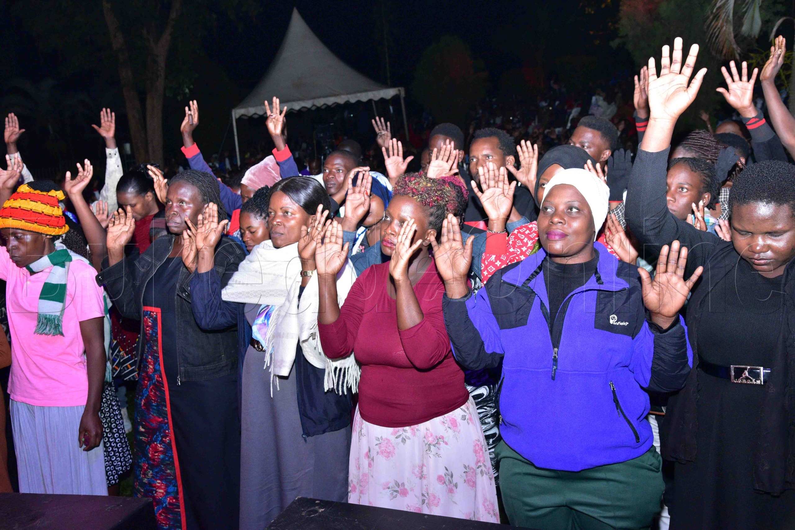 Abantu nga balki mu kusaba e Namirembe