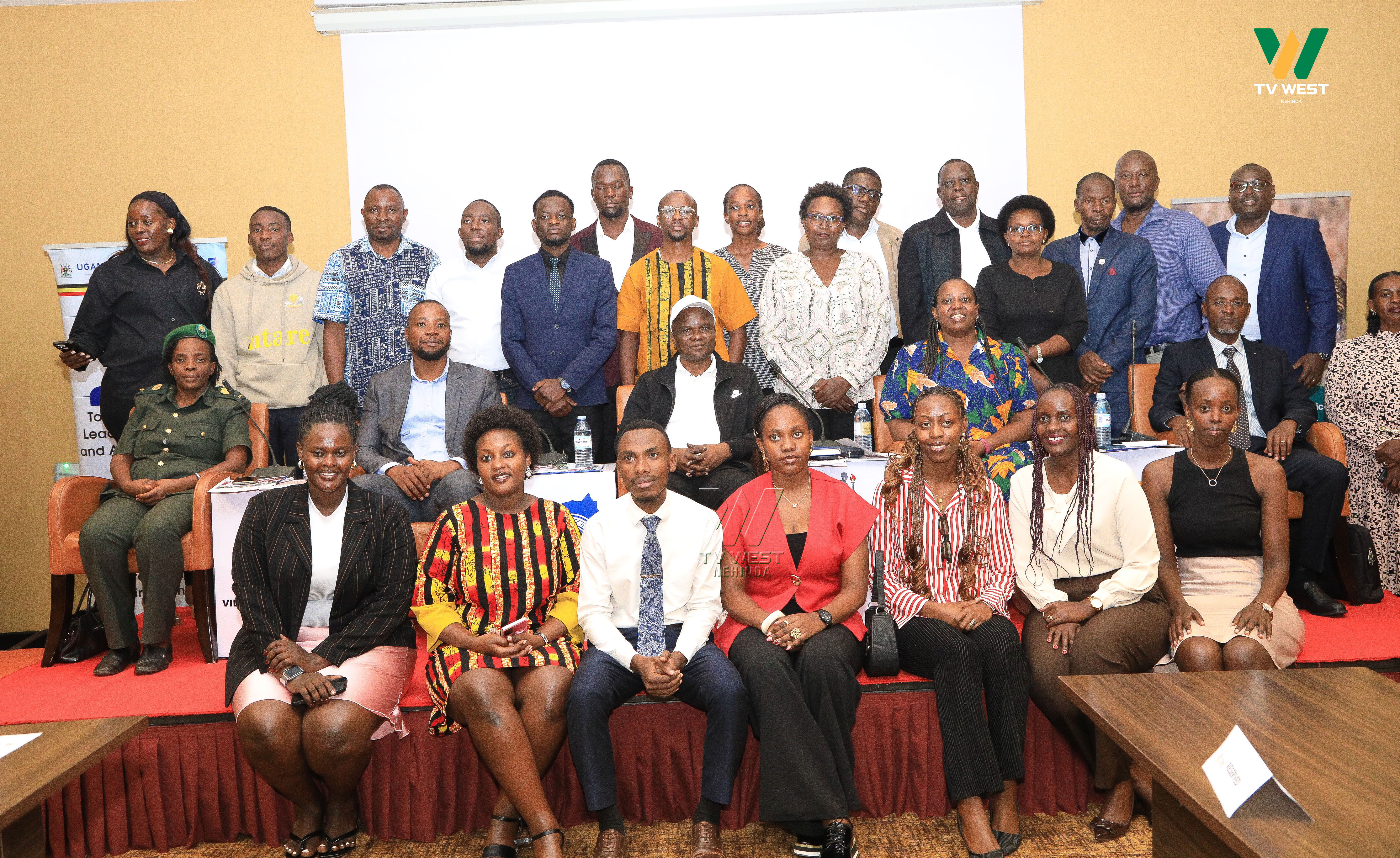 Abarikukwatwaho omu by'amagara barikuteeza ekishushani aha mukoro gw'okutongozaho okwiruka okw'akakiiko aka Uganda AIDS Marathan aharwakabiri ebiro 24.02.2026.