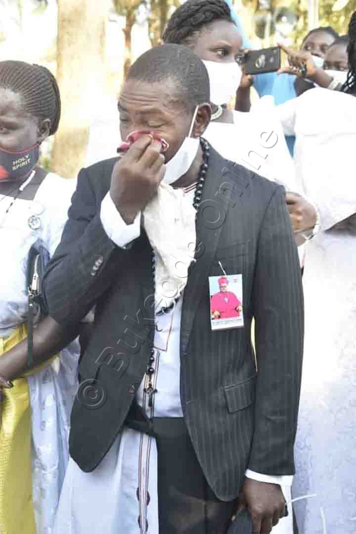 Okukungubagira Ssaabasumba 8