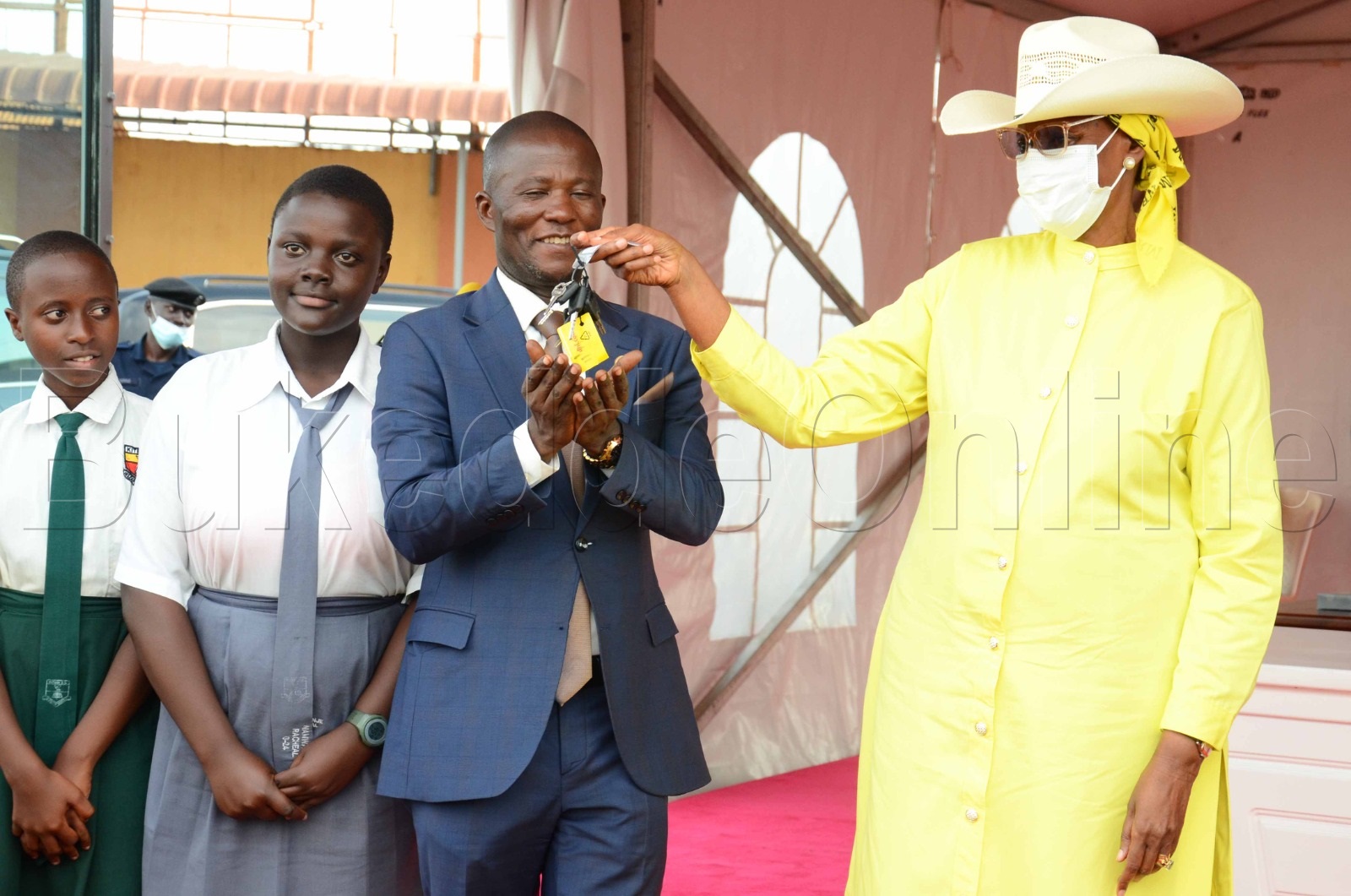 Mukya Museveni mgakwasa aba Kitebi SS ebisumuluzo bya baasi