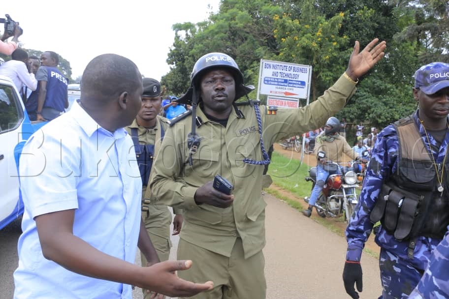 Aba Poliis nga balaga Nandala waayina okuyita
