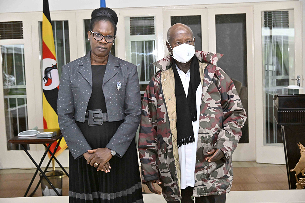 President Yoweri Kaguta Museveni poses for a photo with The Uganda’s Deputy Inspector General of Government Patricia Achan, after taking oath during the swearing in ceremony at the State Lodge Mbale on November 09, 2025.