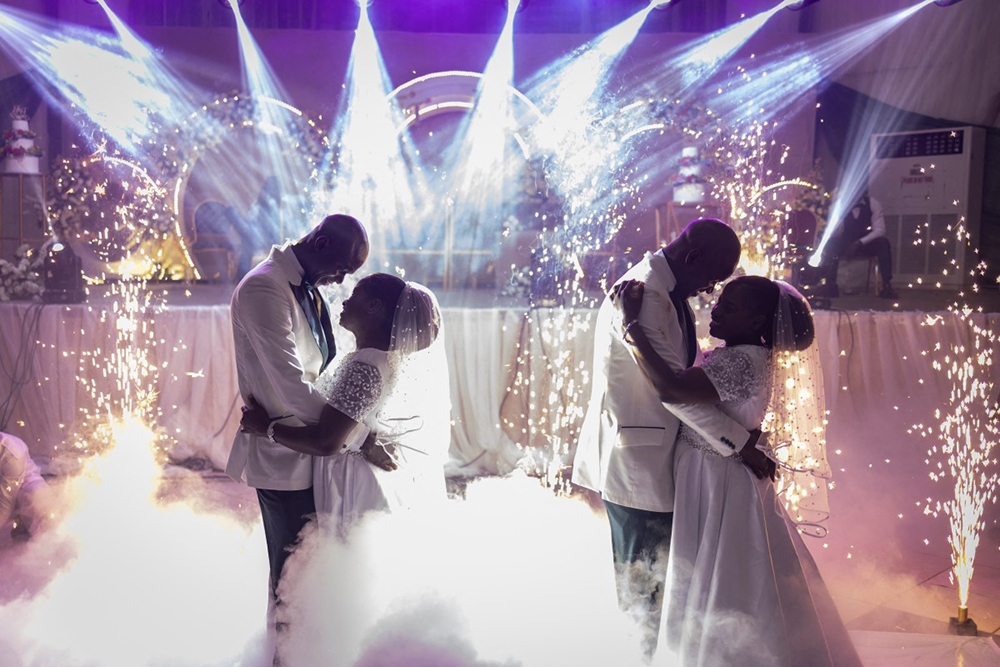 Nigerian twins Taiwo and Kehinde marry... Taiwo and Kehinde