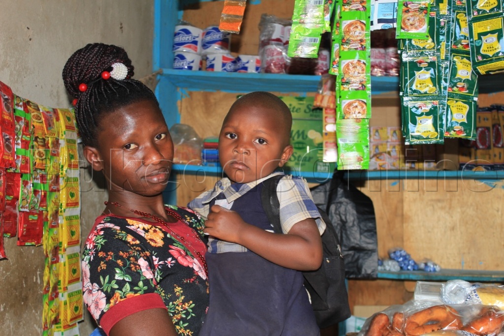 Kagoya N'omwana We Ng'ali Mu Dduuka Waatekenkanyiza, Ono Naye Mukyala Wa Kanatta.