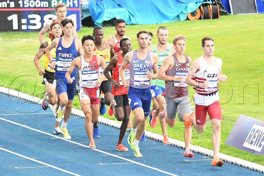 Uganda's Edreen Tenywa (centre) in the thick of action during one of the heats of the 1500m race of the FISU World University Games a at the Lohrheidestadion in Bochum; July 21; 2025. Photo by Michael Nsubuga