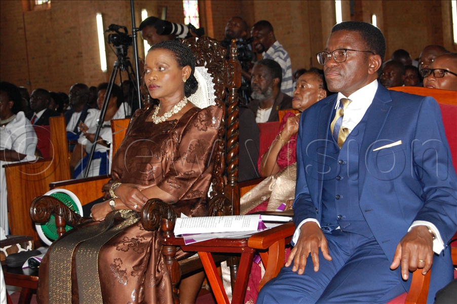Nnabagereka Sylvia Nagginda with Katikkiro Charles Peter Mayiga during the reception.