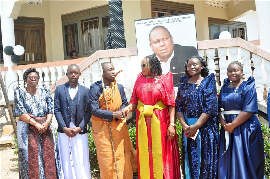 Ku Kkono Eyali Omukulu W'essomero Lya Nabbingo Cotilda Nakate ,omusika Paul Nsanja Ng'abuuza Ku Minisita Proseperous Nankindu, Nnamwandu Kiwanuka Ne Mulekwa Grace Anne Nakatudde