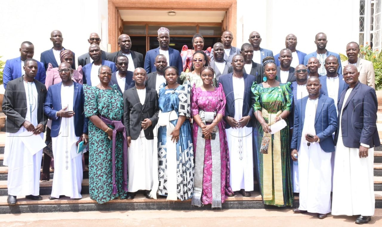 Ab'eddira Omutima nga bali mu kifaananyi eky'awamu ne Katikkiro