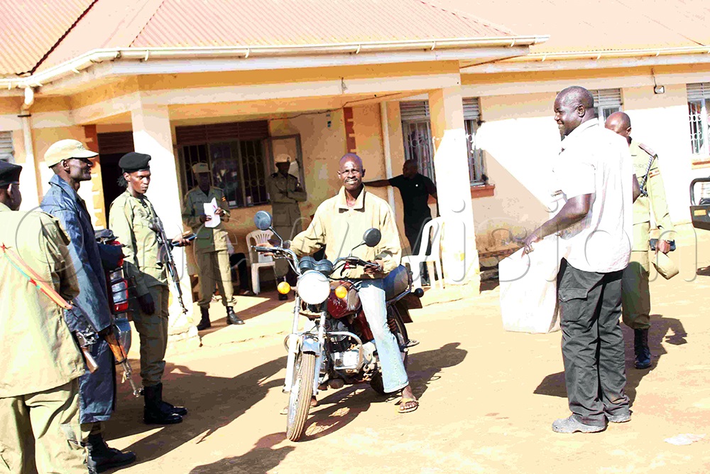 Police deployment during the dispatch of election materials for LC3 and parish councilors in Kaberamaido. (Photo by Michael Onyinge)