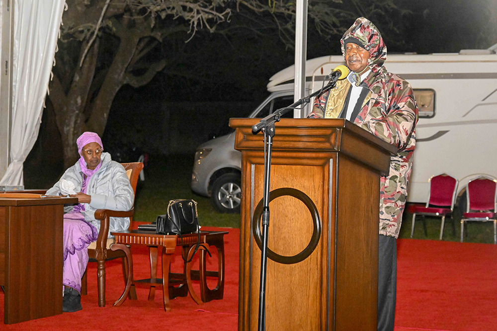 President Museveni addressing the mourners.