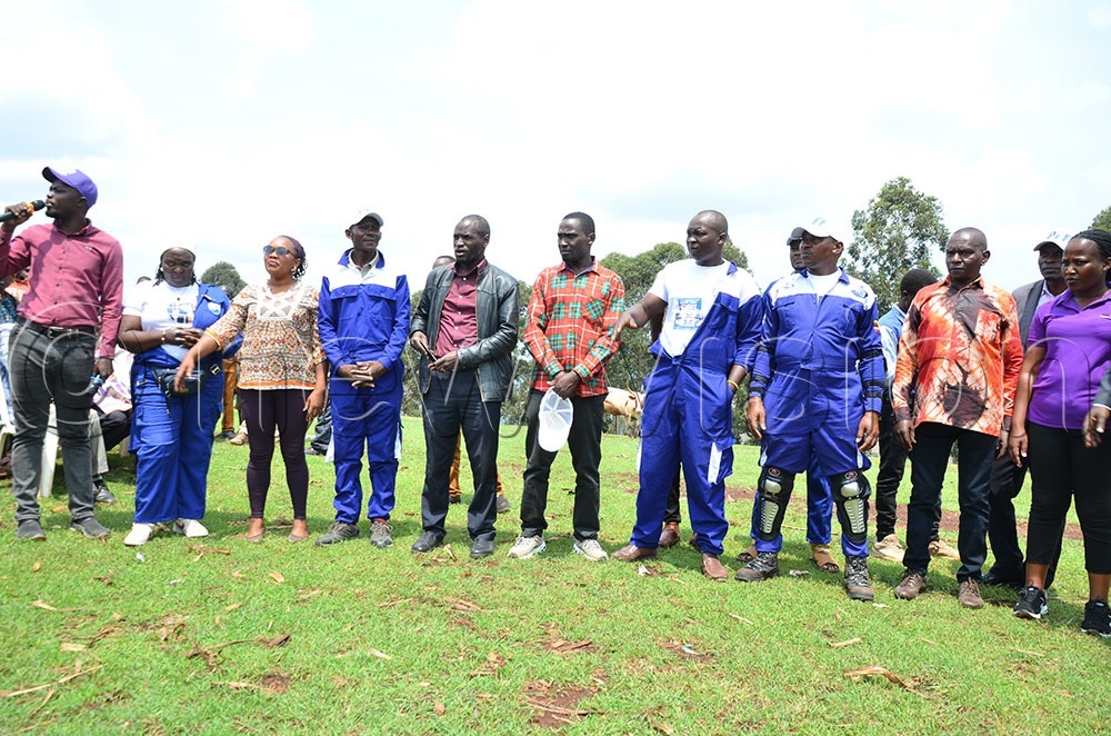 PFF leaders from Ankole region paying allegiance to ANT's Muntu. (Credit: Stuart Yiga)