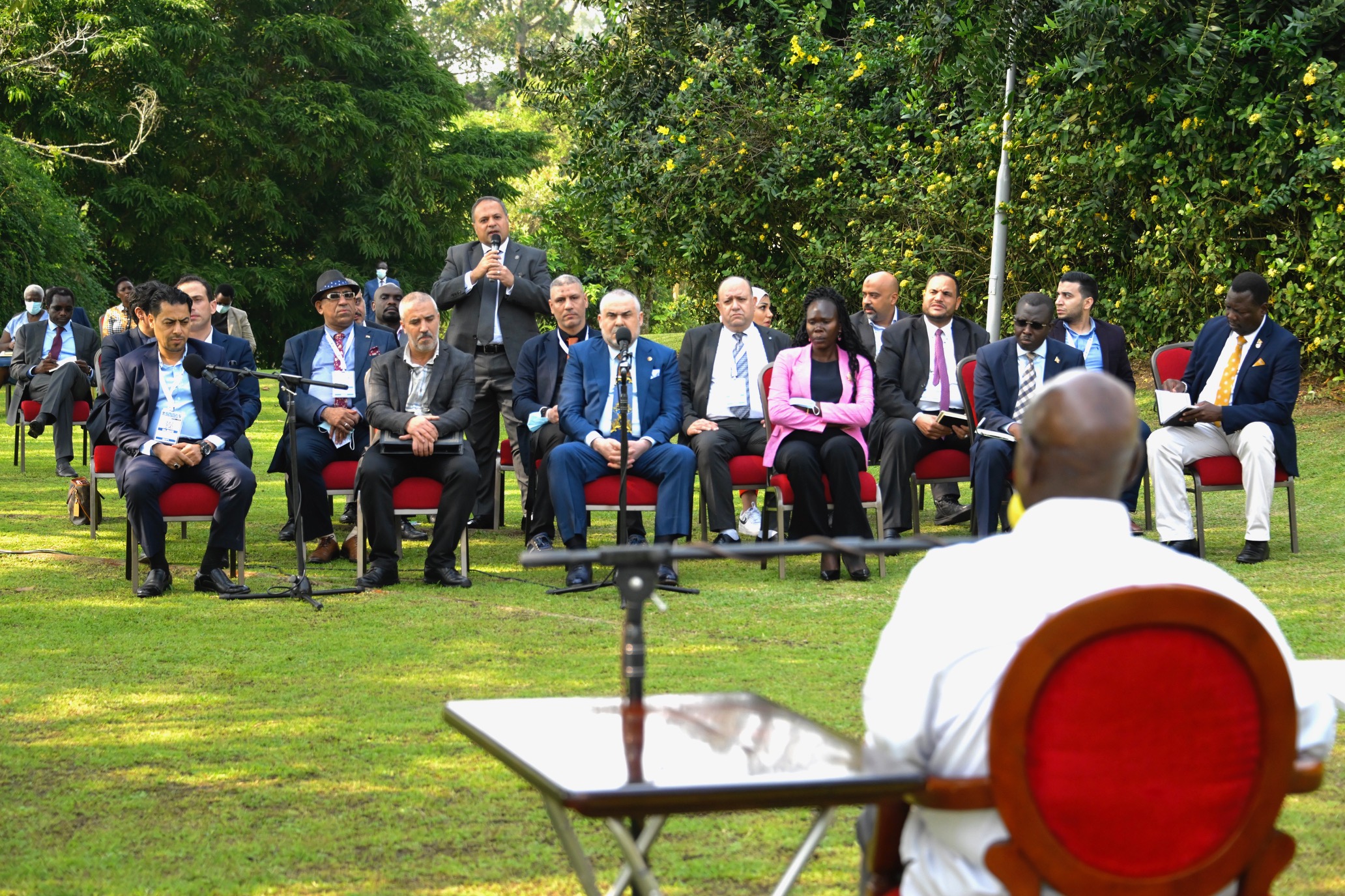 Museveni agizire ngu gavumenti ya Uganda eyehiireyo kureeba yakora ekirikubaasika kyona kureeba ngu ebirikwetengwa omu kutunguura eby’obushuubuzi omuri enguuto, amashanyarazi hamwe n’amaizi byakorwaho.