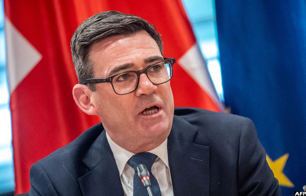 UK PM reiterates 'complete solidarity' for Zelensky after Trump clash