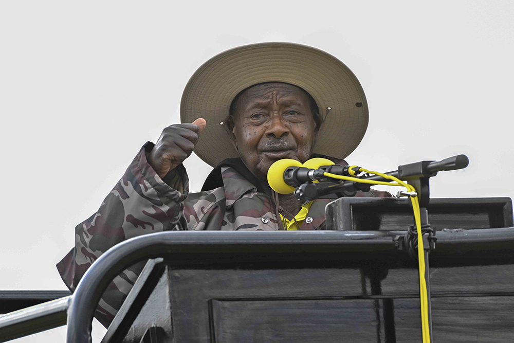 President Museveni addressing supporters at the campaign rally in Rukungiri.